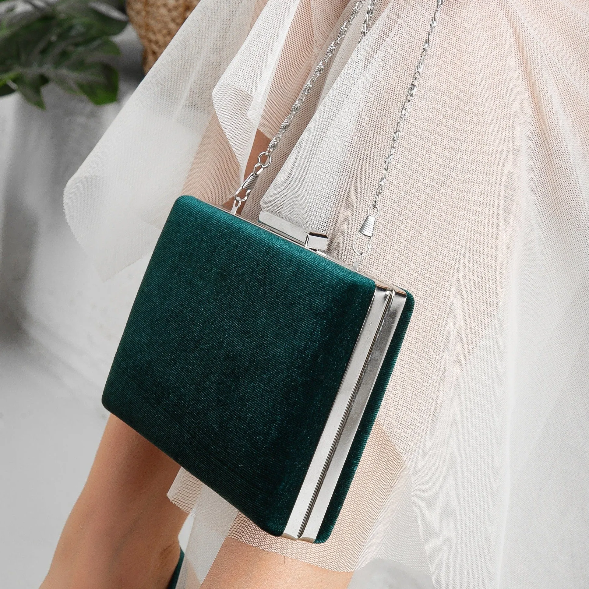 Clara - Green Velvet Clutch